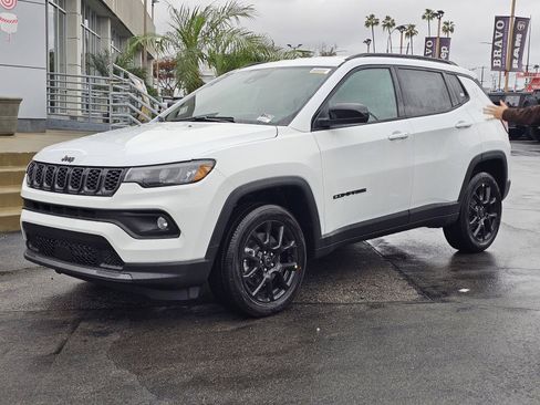 New 2026 Jeep Compass Latitude image 3