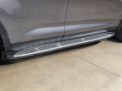 Used 2019 Toyota Highlander XLE FWD image 40