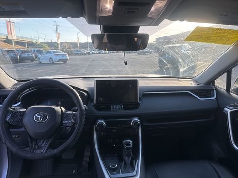Used 2024 Toyota RAV4 LE AWD/4WD image 19
