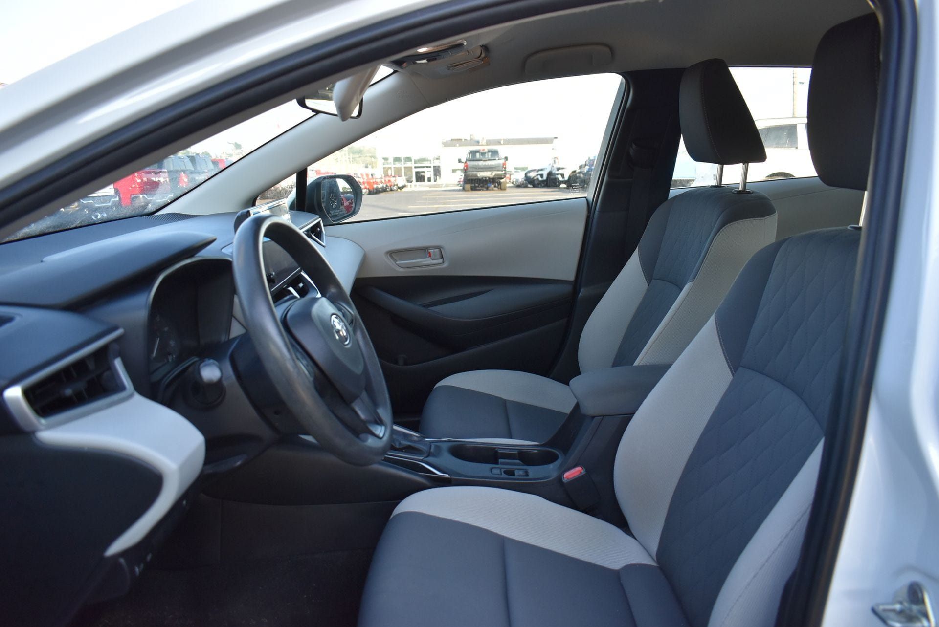Used 2023 Toyota Corolla LE FWD image 13