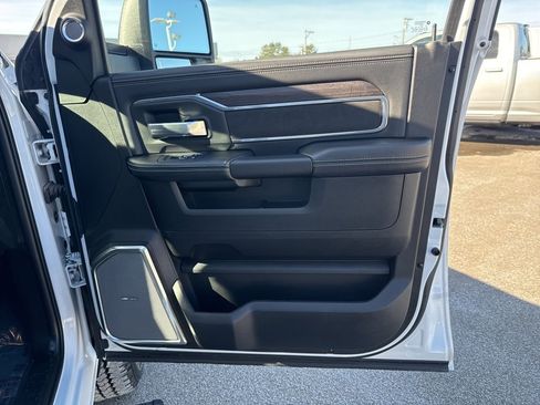 Used 2025 RAM 2500 Laramie image 31