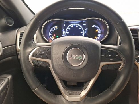 Used 2019 Jeep Grand Cherokee Laredo w/ Security & Convenience Group image 8