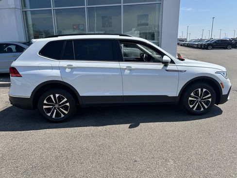 Certified 2022 Volkswagen Tiguan S image 8