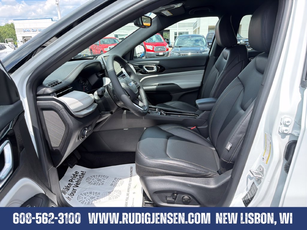 Used 2025 Jeep Compass Limited AWD/4WD image 9