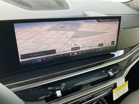 New 2027 BMW X7 xDrive40i w/ M Sport Package AWD/4WD image 19