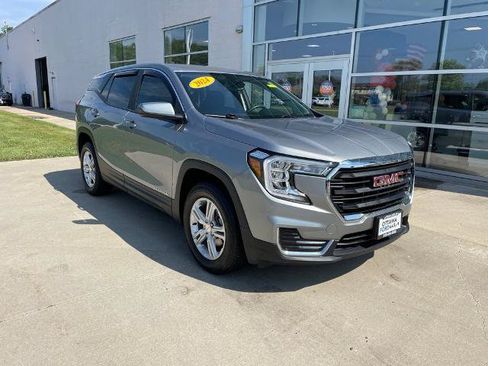 Used 2024 GMC Terrain SLE AWD/4WD image 1