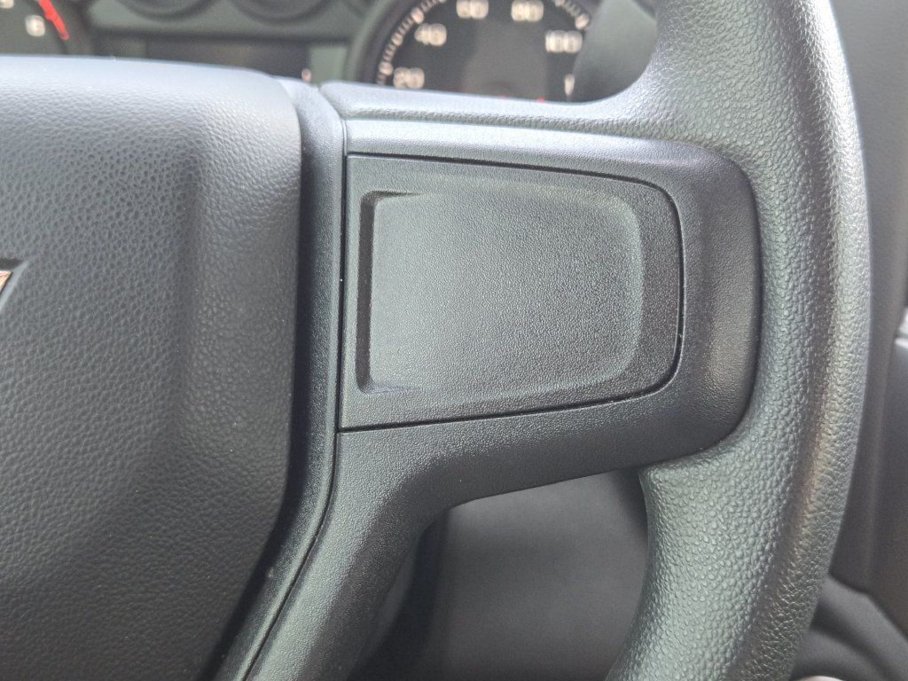 Used 2025 Chevrolet Silverado 1500 Custom AWD/4WD image 30