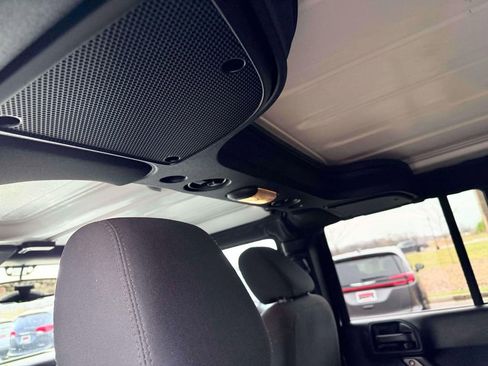 Used 2018 Jeep Wrangler Unlimited Sport S image 12