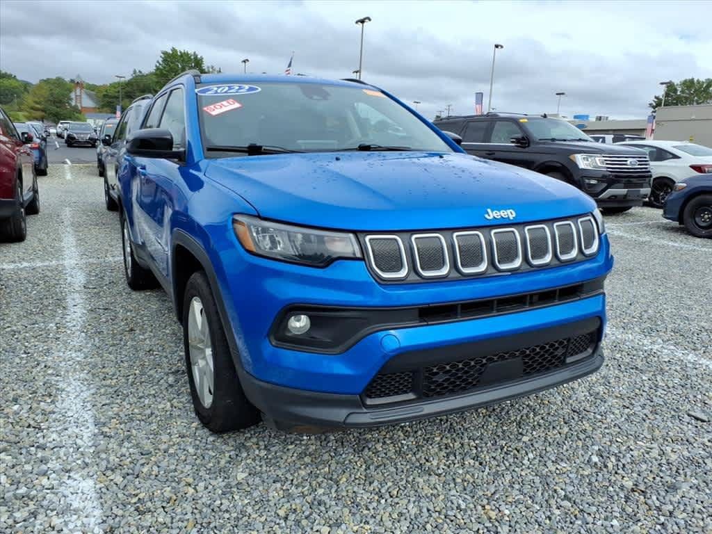 Used 2022 Jeep Compass Latitude AWD/4WD image 12