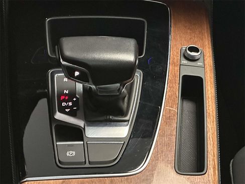 Used 2023 Audi Q5 2.0T Premium Plus w/ Premium Plus Package image 16