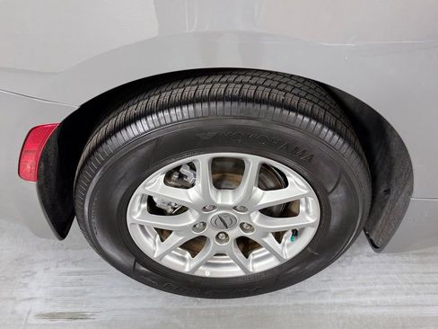 Used 2023 Chrysler Pacifica Touring-L FWD image 10