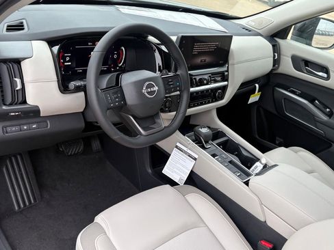 New 2026 Nissan Pathfinder SL FWD image 13