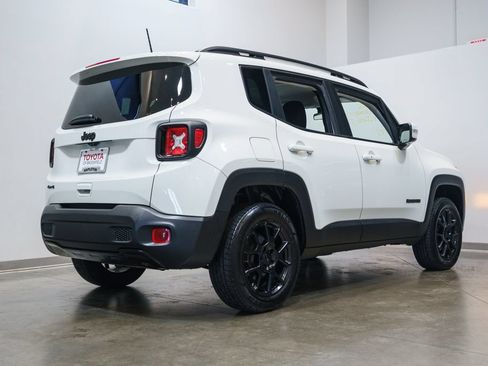 Used 2020 Jeep Renegade Altitude AWD/4WD image 9