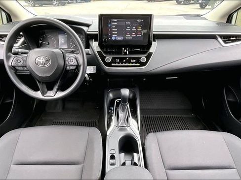 Used 2025 Toyota Corolla LE image 7