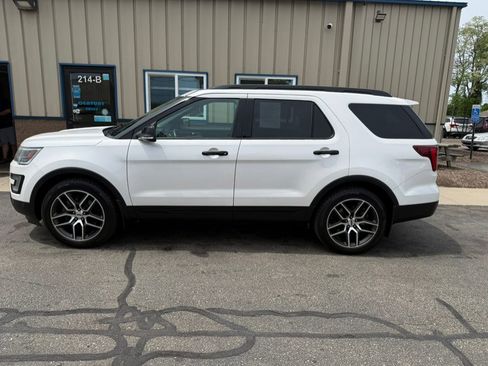Used 2017 Ford Explorer Sport AWD/4WD image 3