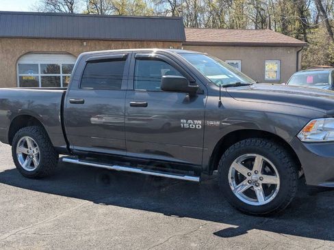 Used 2017 RAM 1500 Express AWD/4WD image 8