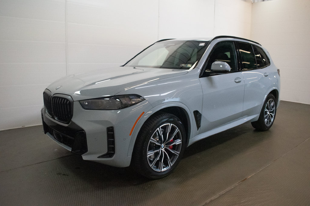 New 2026 BMW X5 xDrive40i w/ M Sport Package AWD/4WD image 8