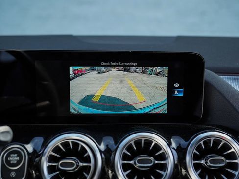 Used 2022 Mercedes-Benz GLA 250 4MATIC image 30