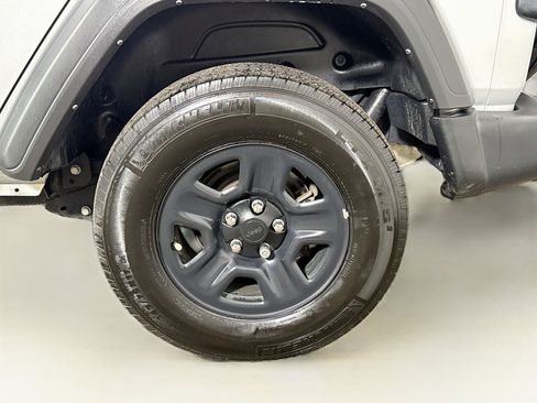 Used 2022 Jeep Wrangler Unlimited Sport AWD/4WD image 26