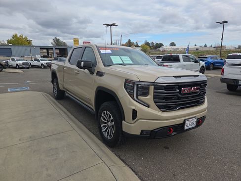 Used 2023 GMC Sierra 1500 AT4 w/ AT4 Preferred Package image 7