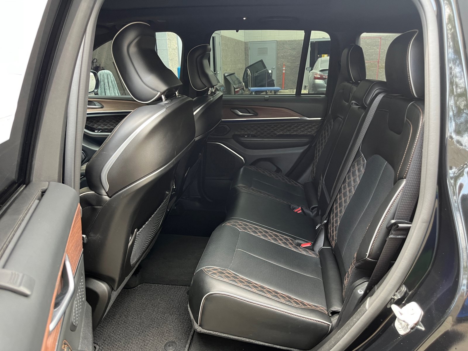 Used 2023 Jeep Grand Cherokee Summit w/ Adv Protech Group IV AWD/4WD image 24