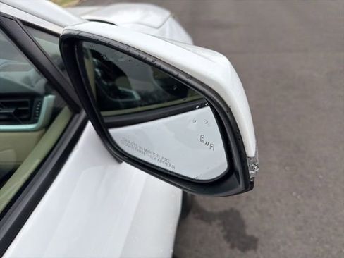 Used 2021 Toyota RAV4 XLE w/ XLE Grade Weather Package image 6