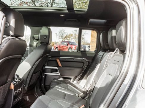 Used 2023 Land Rover Defender 110 S image 22