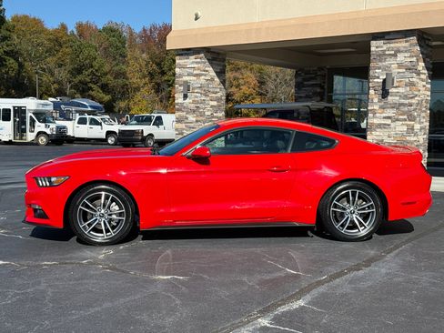 Used 2017 Ford Mustang Coupe image 2