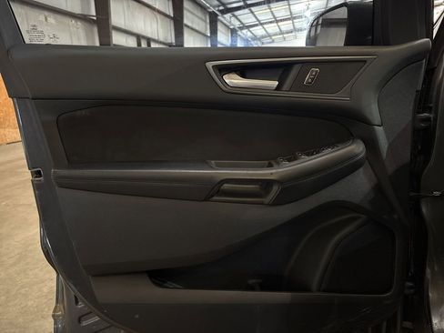 Used 2016 Ford Edge SE image 11