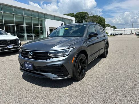 Certified 2024 Volkswagen Tiguan SE R-Line AWD/4WD image 3