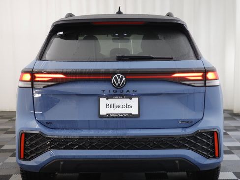New 2026 Volkswagen Tiguan SE R-Line image 15