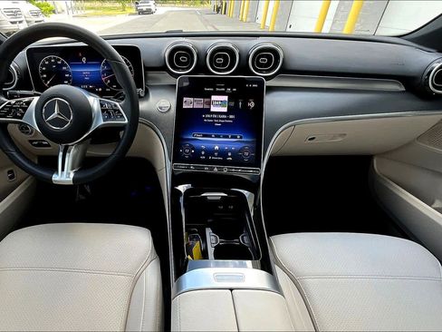 Used 2025 Mercedes-Benz C 300 Sedan image 15