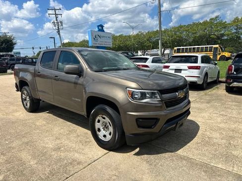 Used 2017 Chevrolet Colorado W/T w/ Custom Special Edition AWD/4WD image 3