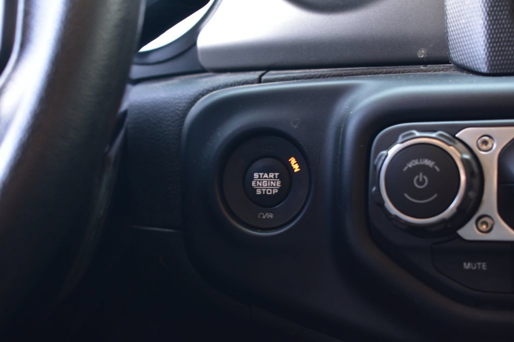 Used 2022 Jeep Wrangler Sport AWD/4WD image 36