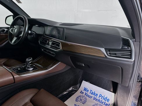 Used 2020 BMW X5 M50i w/ Executive Package image 29