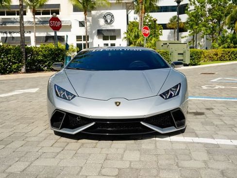 Used 2015 Lamborghini Huracan LP 610-4 AWD/4WD image 4