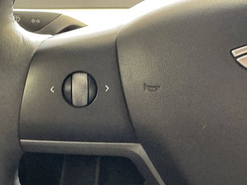 Used 2021 Tesla Model Y Long Range image 20