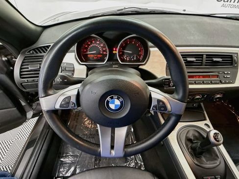 Used 2005 BMW Z4 3.0i RWD image 11