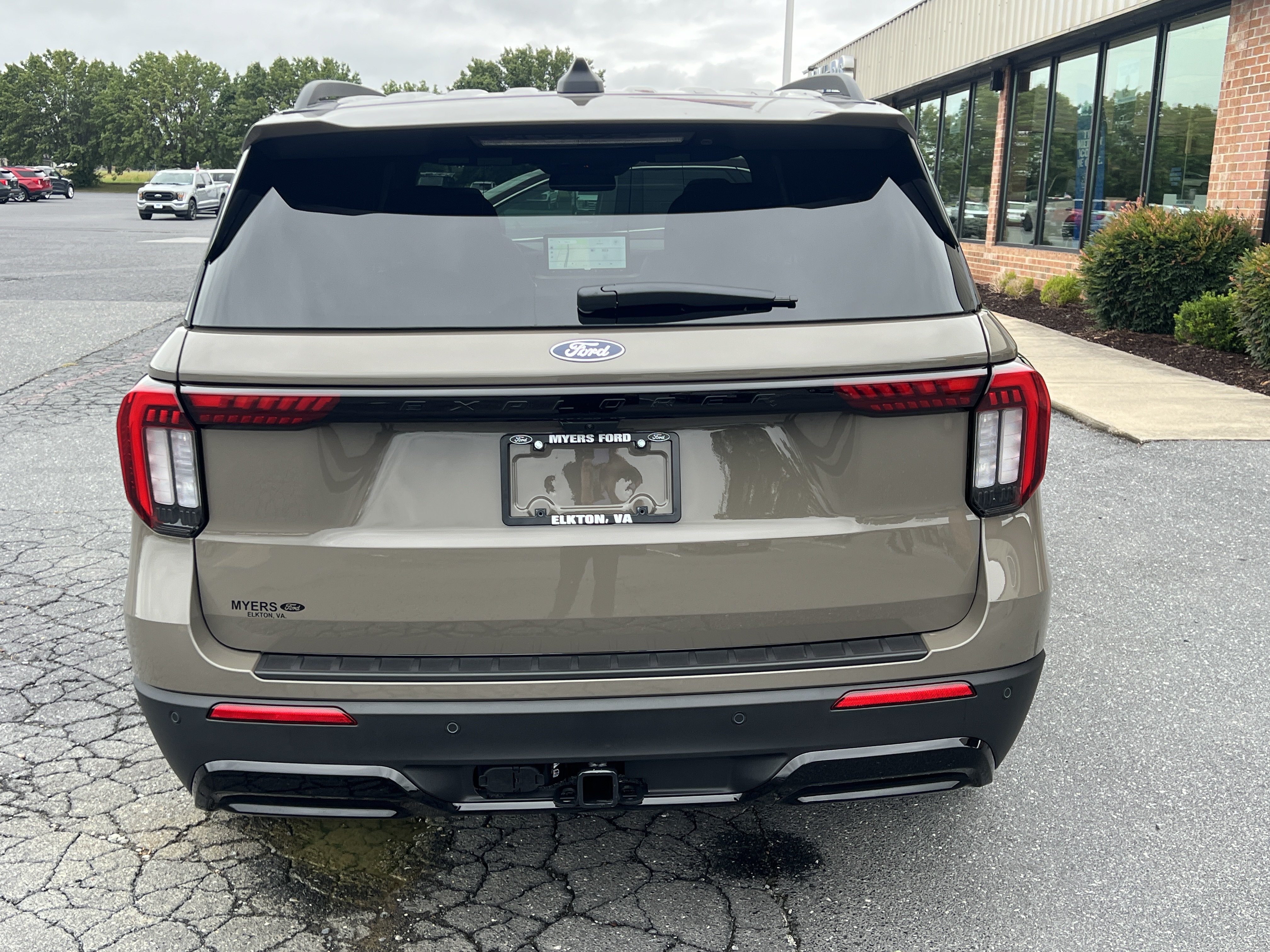 New 2027 Ford Explorer ST-Line w/ Premium Package AWD/4WD image 7