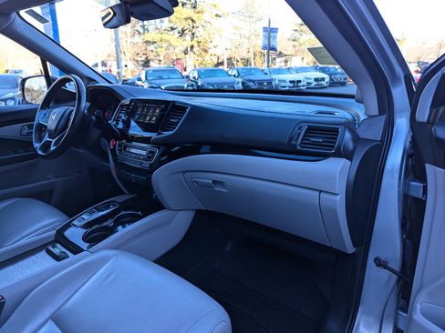 Used 2019 Honda Pilot Touring image 35