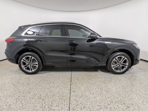 Certified 2025 Audi Q5 Premium w/ Convenience Package AWD/4WD image 8