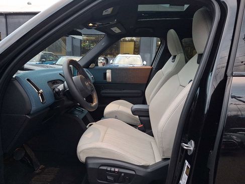 Used 2025 MINI Cooper Countryman S w/ Comfort Package Max image 13