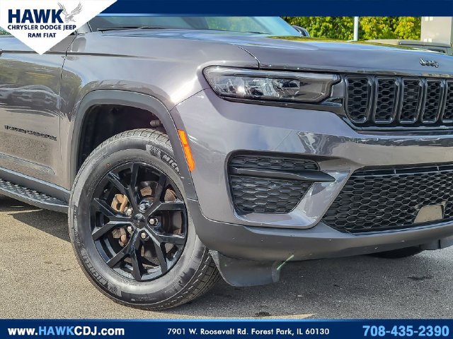 Certified 2025 Jeep Grand Cherokee Altitude AWD/4WD image 3