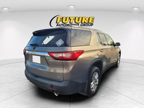 Used 2018 Chevrolet Traverse LT FWD image 3