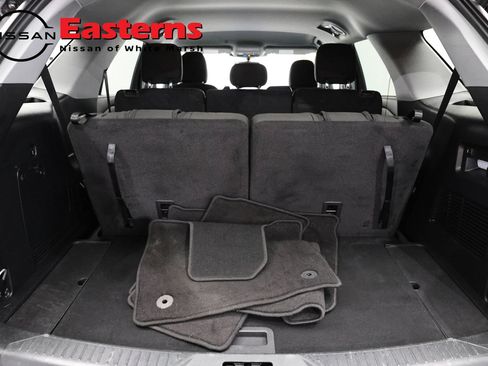Used 2023 Ford Explorer XLT RWD image 9