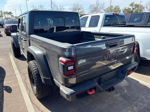 Used 2025 Jeep Gladiator Mojave w/ Convenience Group AWD/4WD image 3