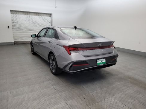 Used 2025 Hyundai Elantra SEL FWD image 5