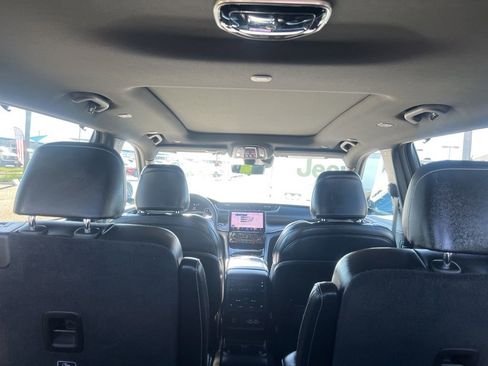 Used 2024 Jeep Grand Cherokee L Limited w/ Luxury Tech Group II image 44