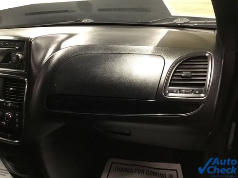 Used 2015 Dodge Grand Caravan SE FWD image 36