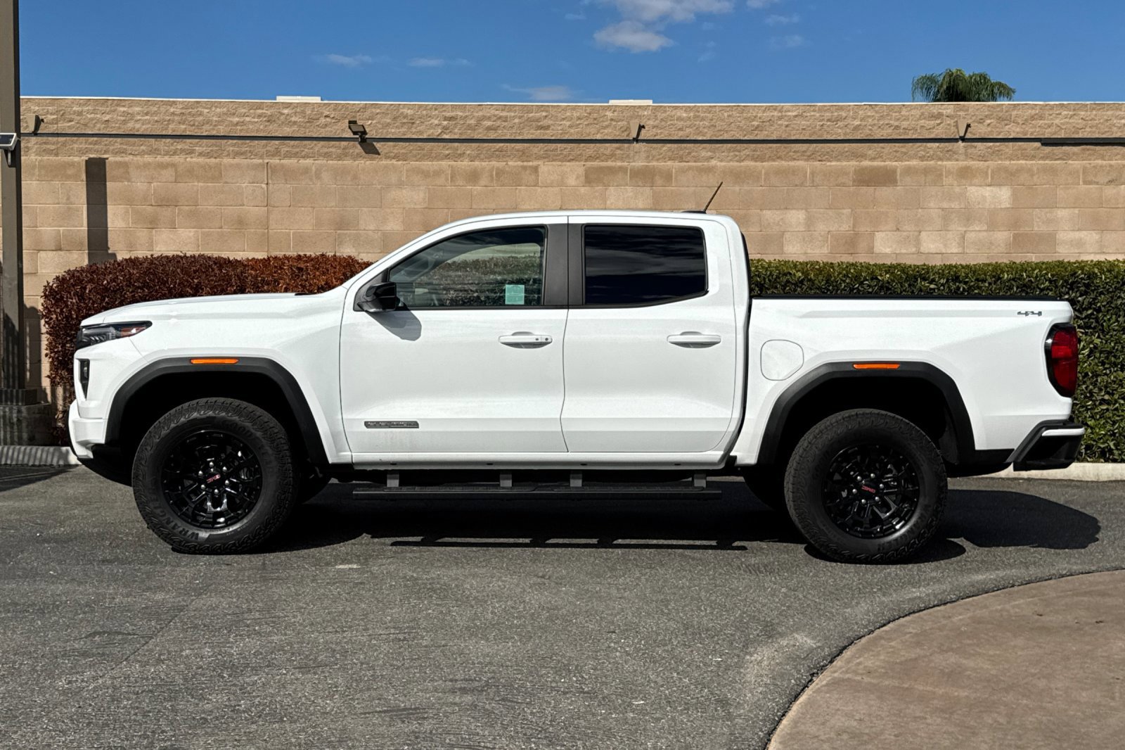 Certified 2026 GMC Canyon Elevation w/ Convenience Package AWD/4WD image 7